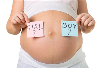 胎动总在右边是怎么回事 胎动在右边是男孩是女孩